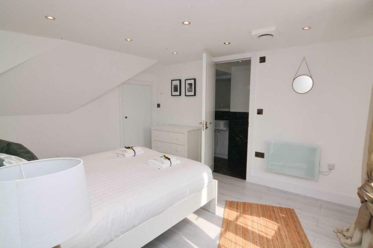 Apartment Wharf - Macarena Apartments London Bilik gambar